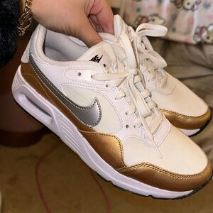 Women’s Nike air sneakers